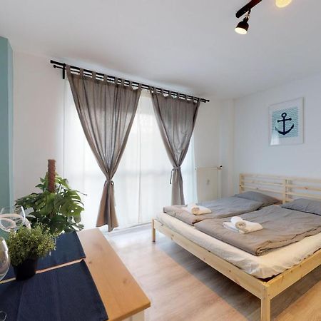 Studio Steps From Nivy & Main Bus Station Bratislava Luaran gambar