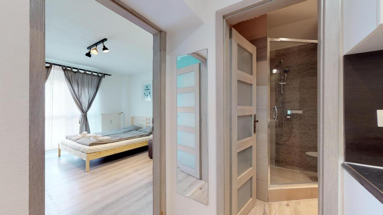 Studio Steps From Nivy & Main Bus Station Bratislava Luaran gambar